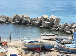 Barche sul litorale, il Comune istituisce l’obbligo di registrazione per i natanti