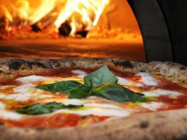 Lavoro nero: blitz della Guardia di Finanza, 13 lavoratori fantasma in pizzerie e ristoranti