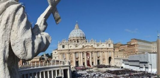 Le due piazze, da che parte stare?