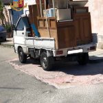 Occupa appartamento e si fa aiutare a rubare la mobilia, denunciate tre persone