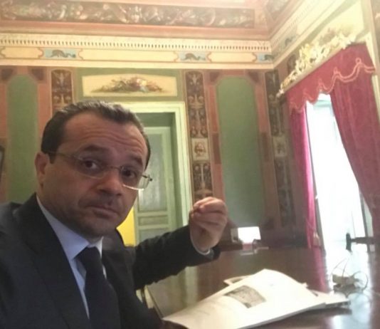 Sindaco De Luca sulla mozione di sfiducia nei suoi confronti: “L’unico ad essere sfiduciato è il consigliere Argento”