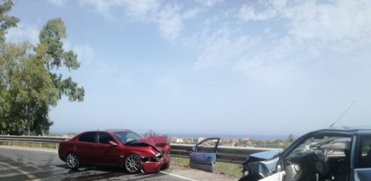 Incidente sulla statale 113, coinvolti anche una donna e un bambino