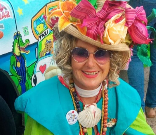 Zia Caterina, la fatina toscana dei bimbi, inaugura la nuova area giochi della “Elio”