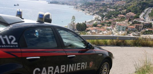 Anziano minaccia di farsi esplodere con 3 bombole di gas: arrestato dai Carabinieri
