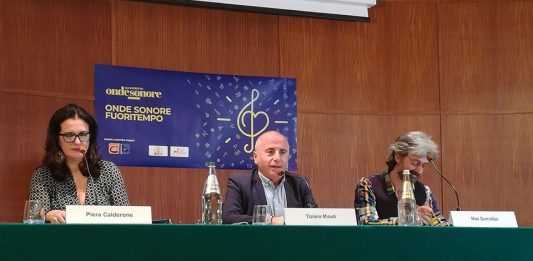 Onde Sonore fuori tempo, in scena Max Dedo