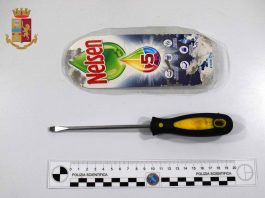 Tre giovani donne denunciate dalla Polizia per possesso di chiavi alterate. Una è minorenne