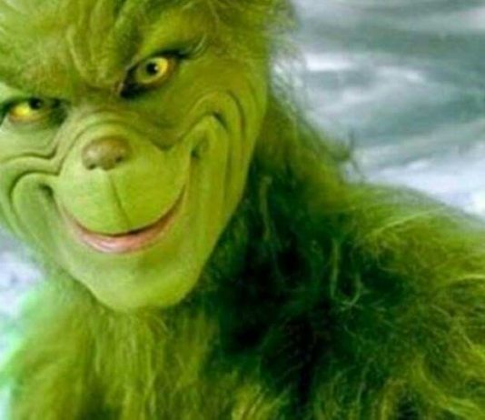 La “giungla” natalizia di Piazza Cairoli: la pista di ghiaccio sequestrata perchè senza licenza