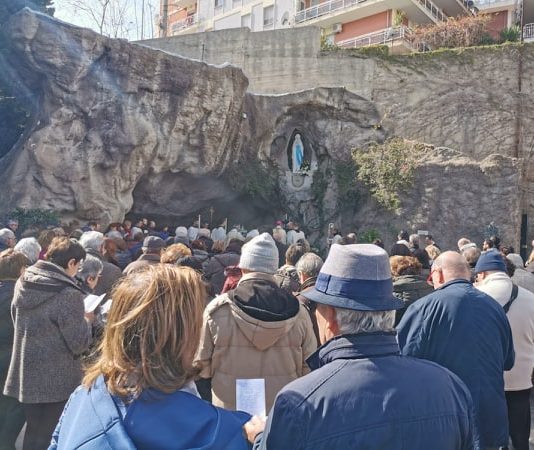 Tutti attratti da Maria