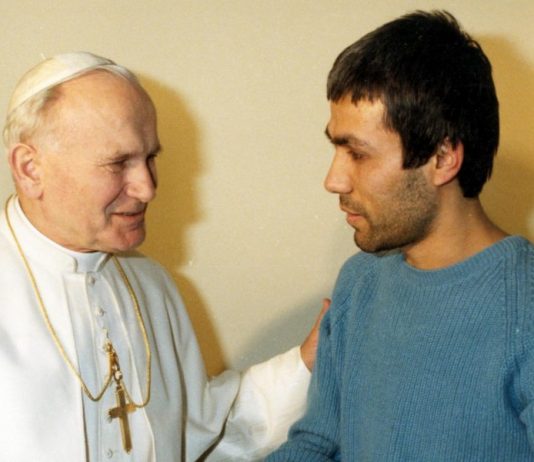 Vangelo Ora: amare l’umanità per disinnescare l’odio