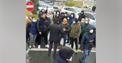 Ipotesi trasferimento in hotel per le persone bloccate al porto di Villa San Giovanni, Falcomatà: “Ci opporremo con fermezza”