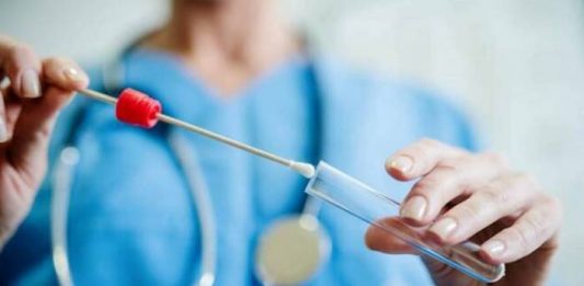 Covid 19 e tamponi, in Sicilia il Governo stabilisce la priorità: test subito per i medici in prima linea
