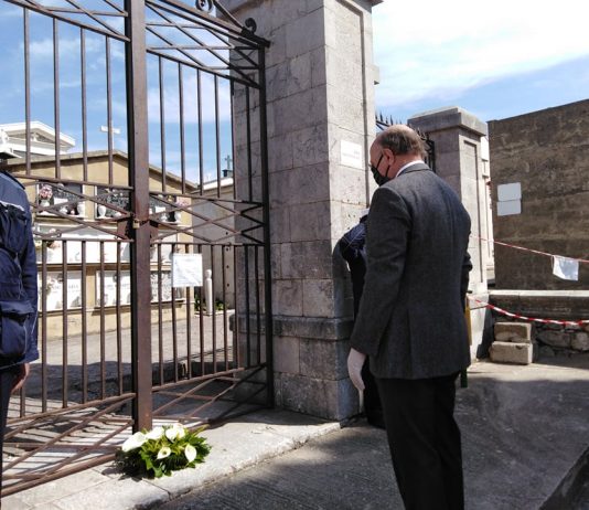San Fratello: l’Amministrazione Comunale in pellegrinaggio al Cimitero per pregare per i defunti del Covid-19