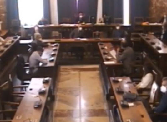 E’ polemica su II Commissione e bilanci, la versione di alcuni consiglieri e gli sfoghi del Sindaco