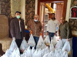 Distribuite buste dono per la fine del Ramadan