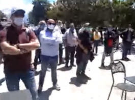 Più tavolini nelle strade e meno burocrazia: la protesta dei locali arriva in piazza municipio
