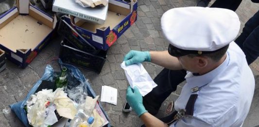 Multata per aver abbandonato rifiuti in strada aggredisce agente della Polizia Municipale. Solidarietà di MSBC