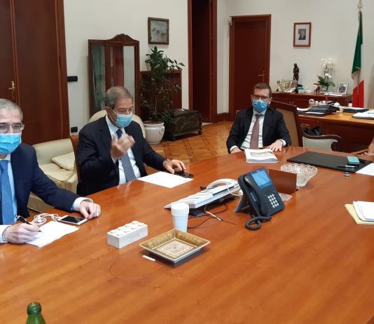 i Ministri de Micheli e Provenzano incontrano Musumeci, i punti: traffico aereo, ferrovie e alta velocità, fondi per le strade provinciali