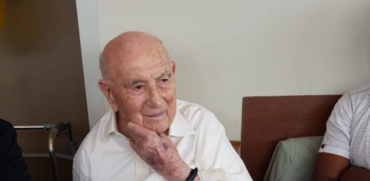 Festa a Ganzirri per i 100 anni di nonno Giacomino