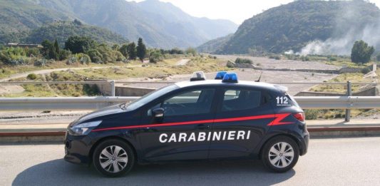 Ruba sabbia e ghiaia dal greto di un torrente. Arrestato dai Carabinieri