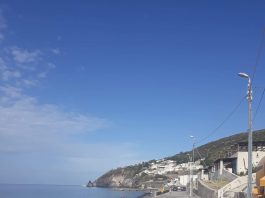 Acquacalda, intervento tampone: Ultimata carreggiata. Si lavora per il posizionamento massi. Al via il ripristino delle strade provinciali di Lipari, Vulcano e Filicudi