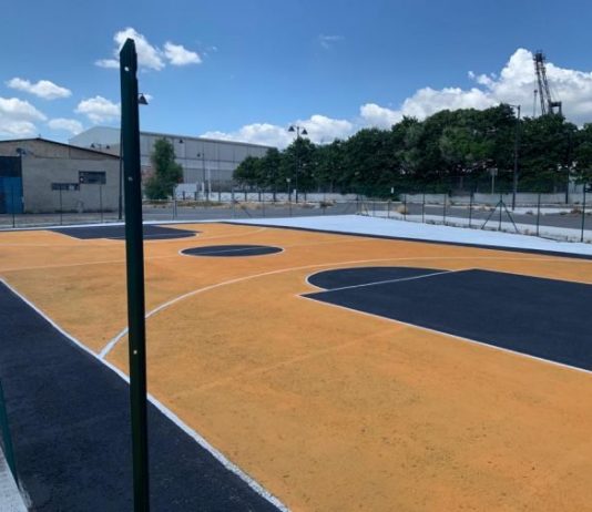 Intitolato a George Floyd 8′ 46″ il campo di basket dono di Accorinti