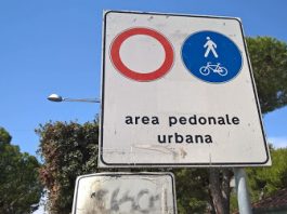 Largo Seggiola: si riapra al transito quella inutile “finta isola pedonale”