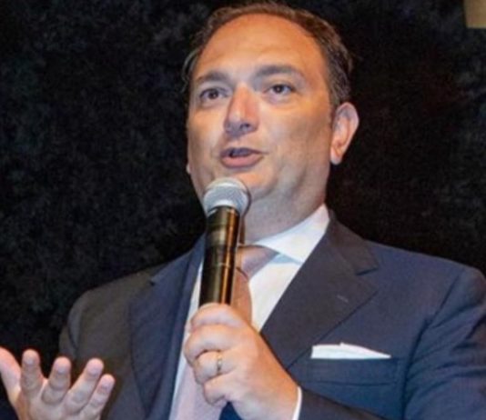 Resta a casa… e vieni al Teatro: al Vittorio Emanuele presentazione del programma natalizio