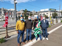 Anche a Messina il flash mob dei lavoratori precari della Scuola