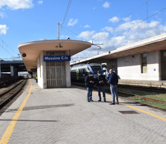Evade i domiciliari, fermato dalla Polfer su un treno per Catania