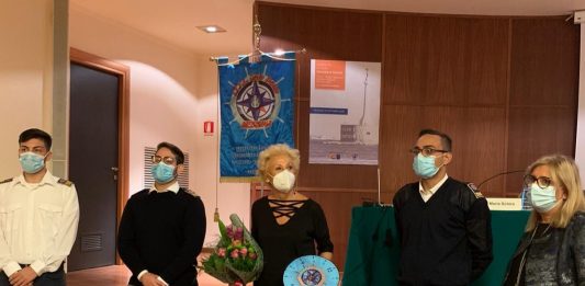 Caronte & Tourist pensa al futuro, premiando i talenti del nautico “Caio Duilo”