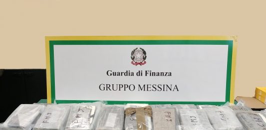 Messina: maxi sequestro di cocaina agli imbarcaderi