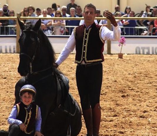 Fiera Mediterranea del Cavallo: Latteri e Lo Cicero con il piccolo Delfio rappresentano San Fratello e il suo Cavallo