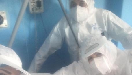 Nonnina con Covid festeggia il compleanno in ospedale a Caltanisetta