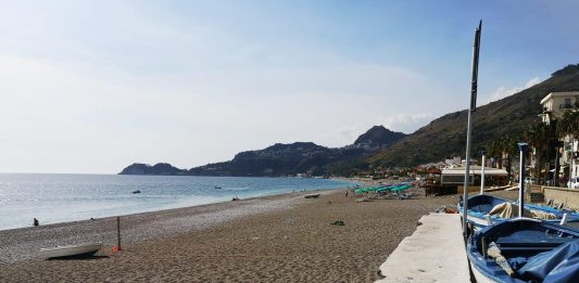 Erosione costiera: Letojanni, in arrivo il progetto per due nuove barriere a mare