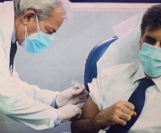 Al via la campagna vaccinale al Policlinico, tra i primi a riceverlo il Rettore e i vertici dell’AOU