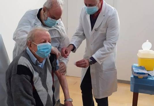 Vaccini: Musumeci, accordo Regione medici di famiglia