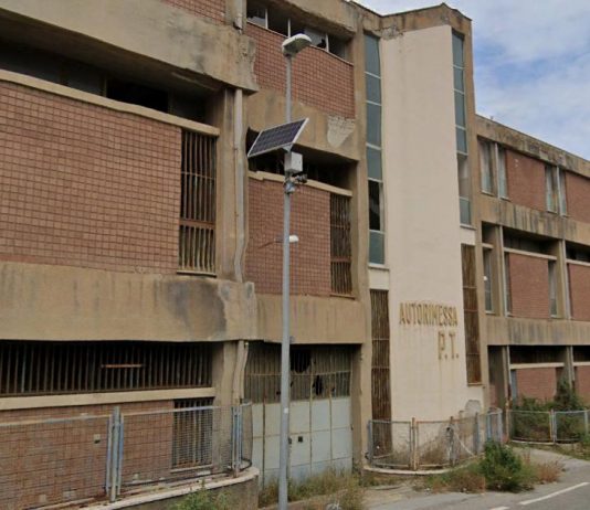 Baracche e risanamento, Gioveni e Cacciotto (FdI): destinare ex autorimessa di Bisconte