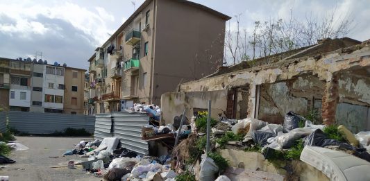 Rione Giostra Fondo De Pasquale: degrado e inciviltà la fanno da padrona