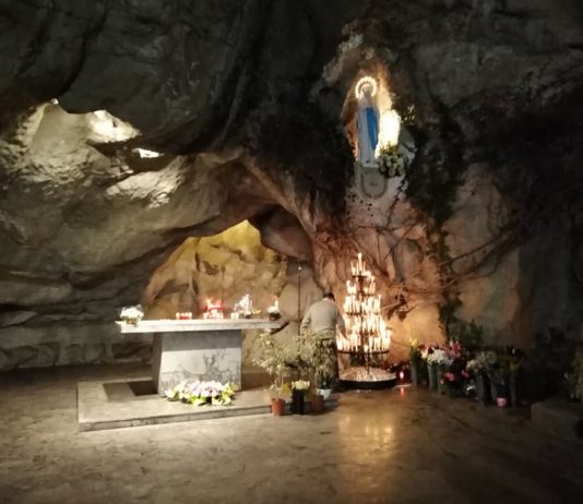 Messina festeggia la Vergine di Lourdes, Mons. Accolla: “Bernadette ci insegna l’umiltà”
