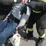 Malore in autostrada, soccorso dai vigili del fuoco