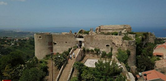 Musumeci a Venetico: “Comincia il percorso per recuperare il castello medioevale”