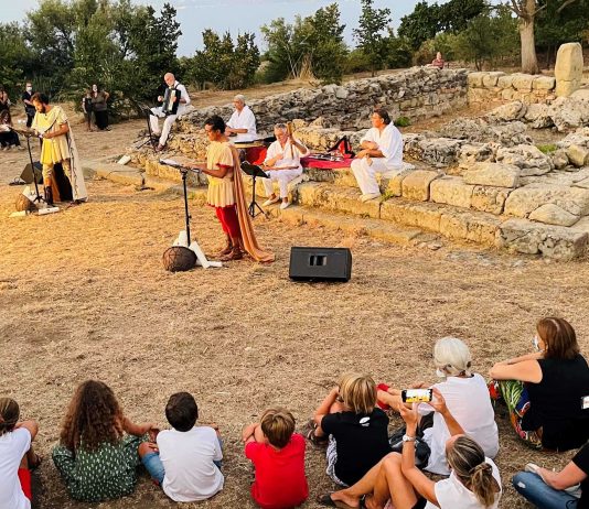 Trionfo per la quarta edizione della “Tyndaris Augustea”, tre spettacoli itineranti nell’area archeologica di Tindari