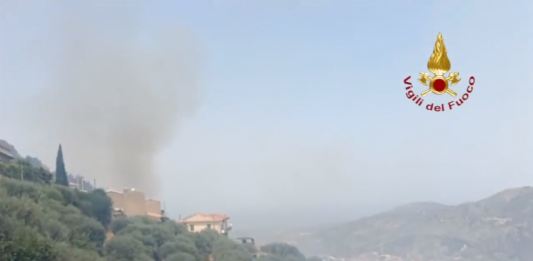 Incendi nel messinese, intervengono i Vigili del Fuoco