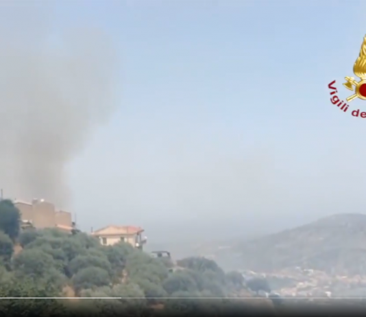 Incendi nel messinese, intervengono i Vigili del Fuoco