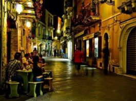 Taormina, colta da un malore turista muore sul corso Umberto