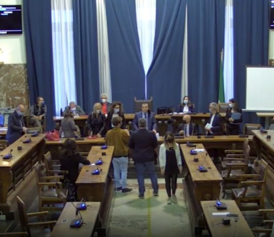 Relazione terzo anno Sindaco, consiglieri del misto chiedono la discussione