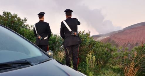 Isole Eolie: sanzionate 10 persone trovate sulla sommità del cratere di Vulcano