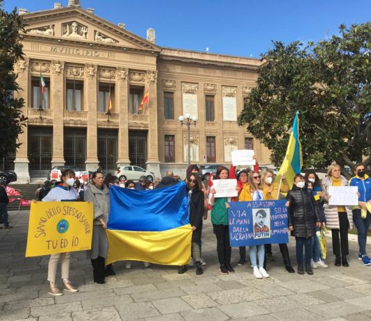 Messina, a piazza Municipio tutti insieme contro la guerra in Ucraina