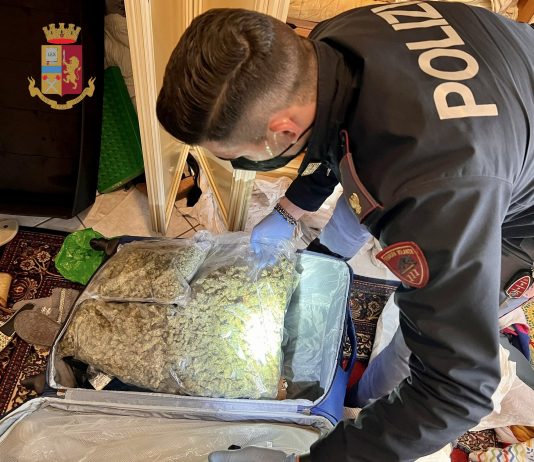 Oltre 7 kg di marijuana in casa, arrestata 57enne
