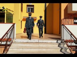 Imprenditore nel commercio all’ingrosso di libri evade il fisco, la GdF gli sequestra 300 mila euro